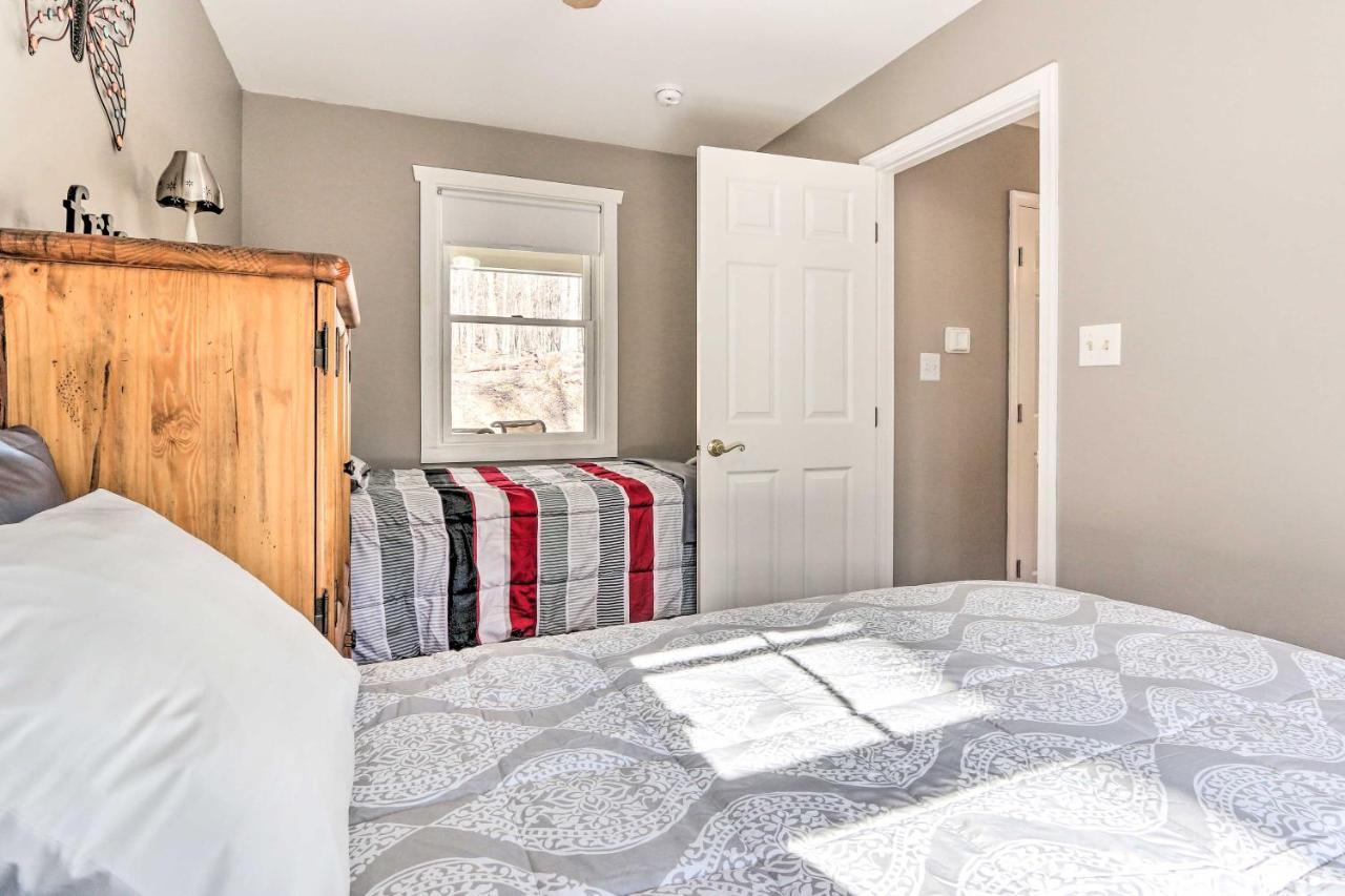Peaceful And Secluded Knoxville Retreat With Deck エクステリア 写真